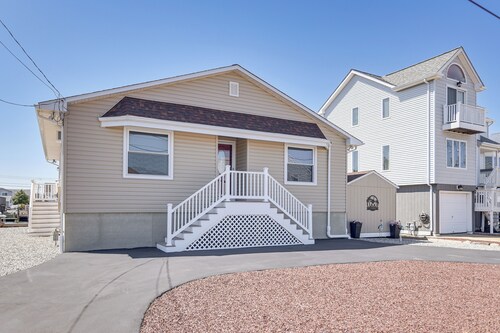 Bayfront Home w/ Boat Dock & Deck in Forked River