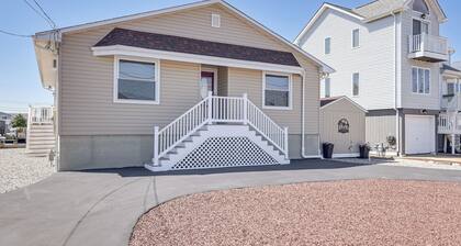 Bayfront Home w/ Boat Dock & Deck in Forked River