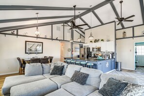 House (2 Bedrooms) | Interior