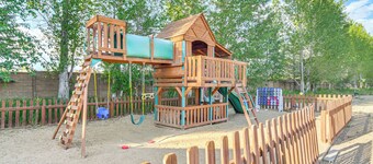 Modern Granby Retreat: Fish, Hike & Relax!