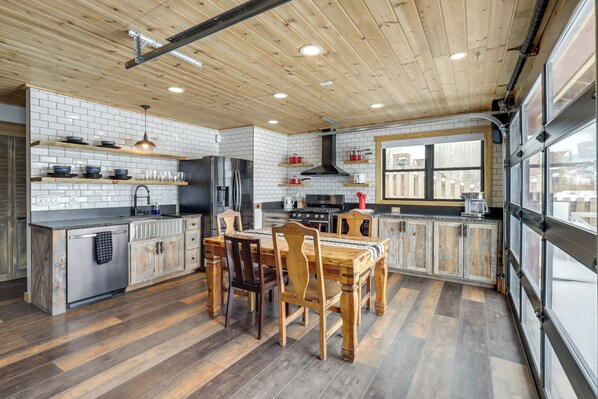 House (2 Bedrooms) | Interior