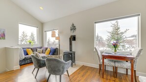 Apartment (1 Bedroom) | Front of property - Scenic & Cozy 'sweet Northern Comfort' in Homer! (Homer)