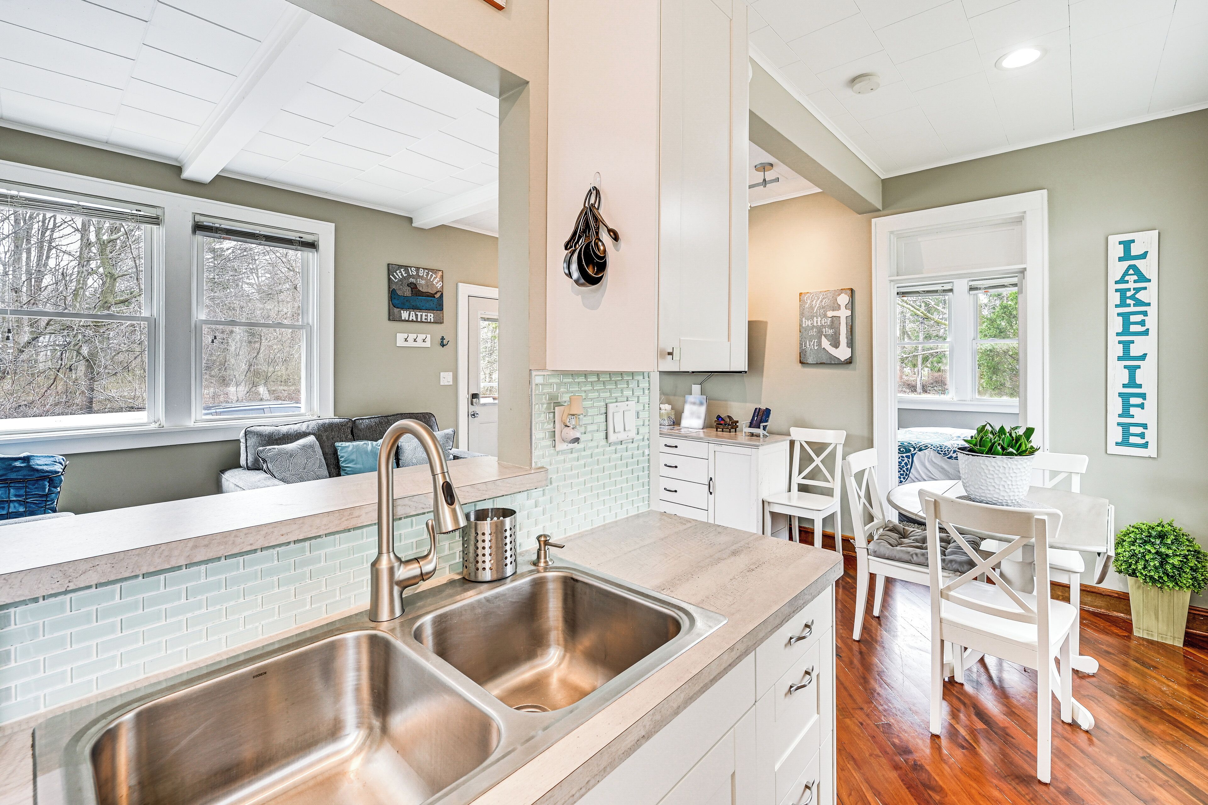 المنشأة من الداخل