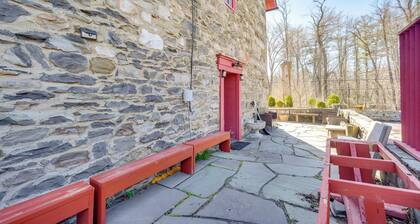 Historic Manor 3 Mi to Shawnee Mtn! Pet Friendly