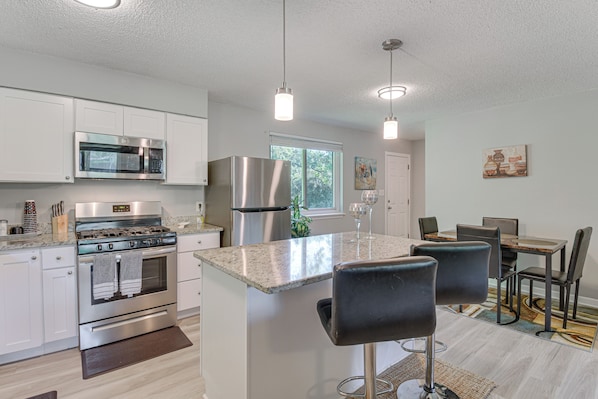 House (3 Bedrooms) | Interior