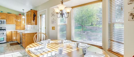 Rumah (6 Bedrooms) | Interior