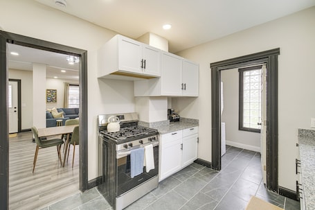 House (3 Bedrooms) | Interior