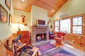 House (1 Bedroom) | Interior - 2 Mi to Beech Mtn Slopes! Cozy Couples Retreat (Banner Elk)
