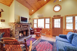 House (1 Bedroom) | Interior - 2 Mi to Beech Mtn Slopes! Cozy Couples Retreat (Banner Elk)