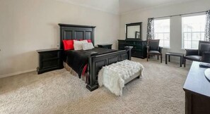 3 chambres, coffres-forts dans les chambres, bureau, Wi-Fi