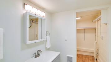 Apartment (0 Bedroom) | Interior