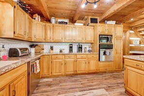 Talo (5 Bedrooms) | Sisätilat