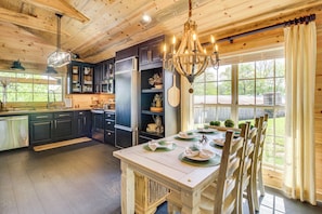 House (3 Bedrooms) | Interior - Deck & Yard: 'margy's Farmhouse' in Jasper (Jasper)