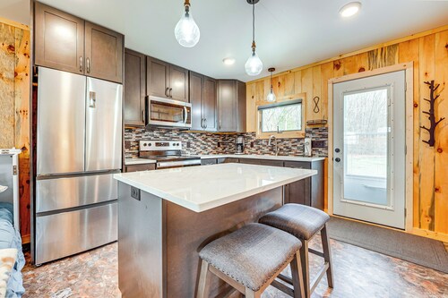 Boat, Fish & Hike: Cozy Getaway in Twin Lake!