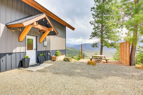 Mtn & River-view Gem w/ Balcony in Bonners Ferry