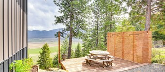 Mtn & River-view Gem w/ Balcony in Bonners Ferry