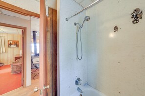 Cottage (2 Bedrooms) | Interior