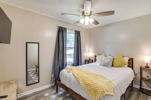 House (3 Bedrooms) | Interior - < 5 Mi to Dtwn Walterboro: Grill, Game & More! (Walterboro)
