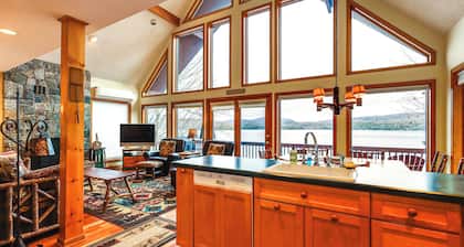 'sweet Serenity' Schroon Lake Family Retreat!