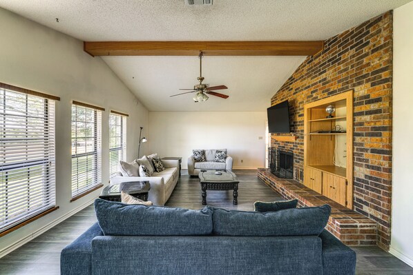 Talo (4 Bedrooms) | Sisätilat