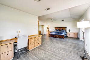 Interior - 8 Mi to Lewisville Lake: Peaceful Countryside Home (Aubrey)