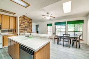 Interior - 8 Mi to Lewisville Lake: Peaceful Countryside Home (Aubrey)