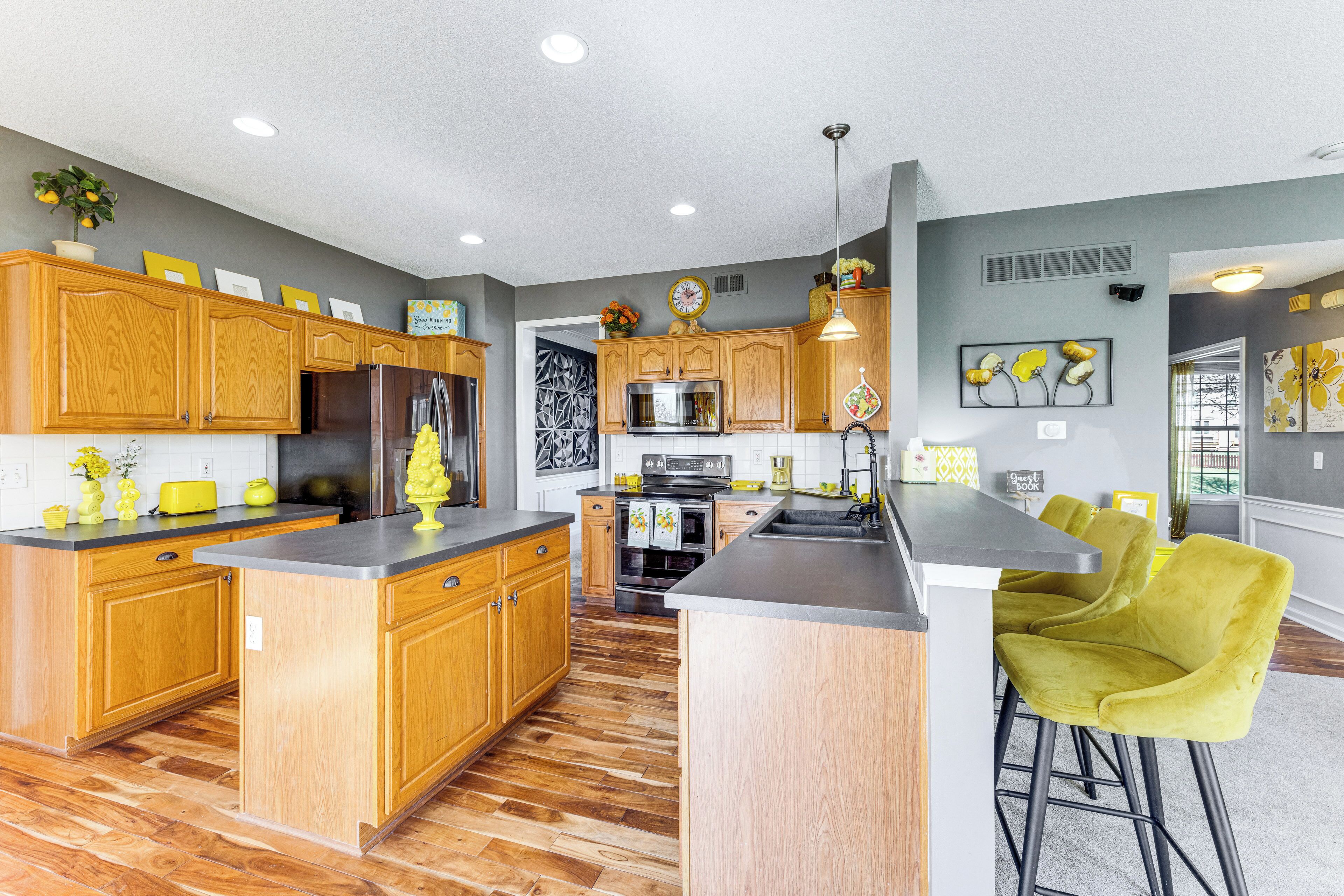 House (6 Bedrooms) | Interior