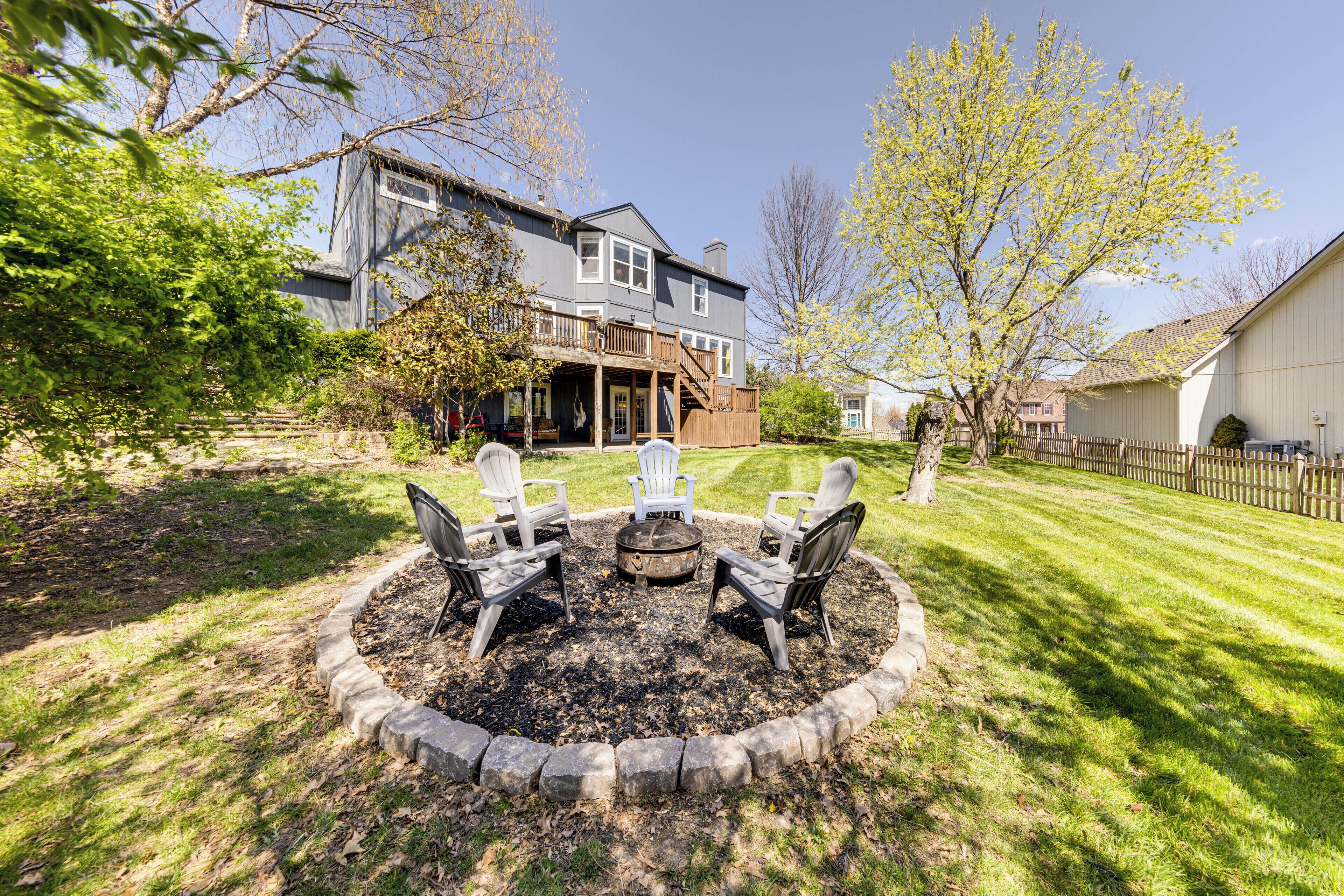 House (6 Bedrooms) | Interior