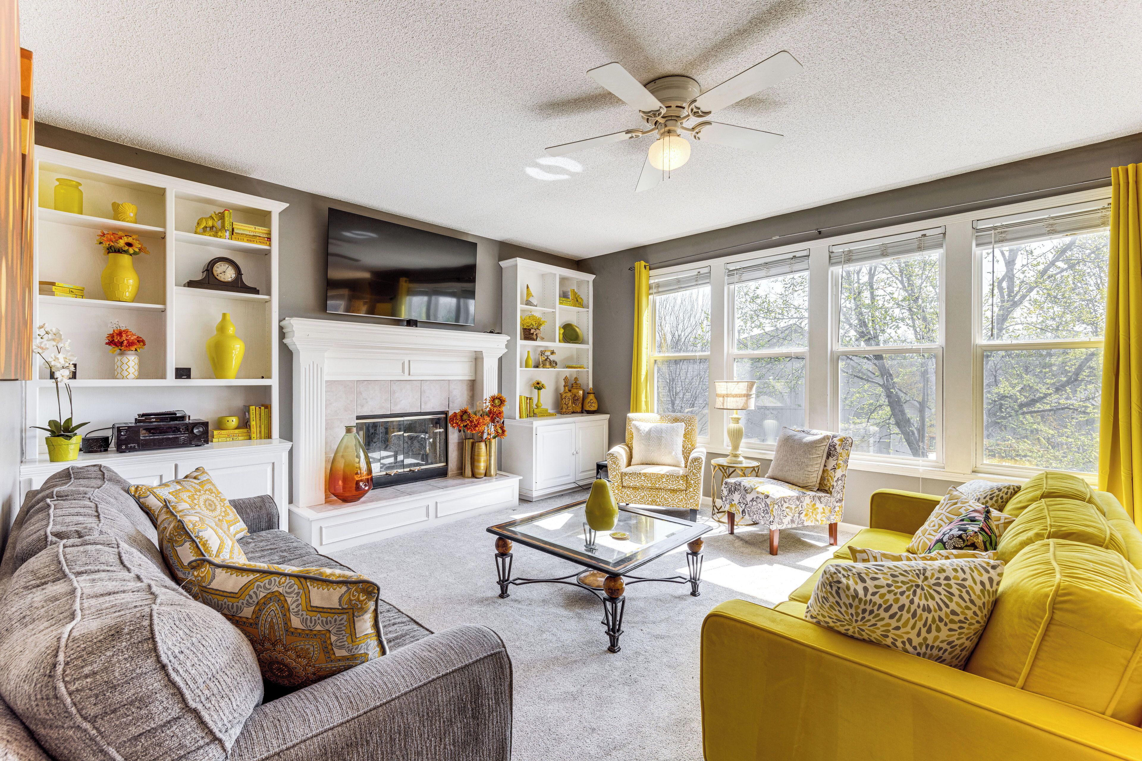 House (6 Bedrooms) | Living area