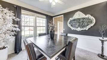 Hús (6 Bedrooms) | Að innan