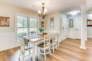 House (5 Bedrooms) | Interior - Outdoor Entertainment Area: Sharpsburg Home! (Sharpsburg)