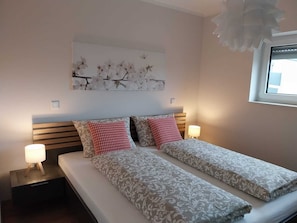 6 quartos, Wi-Fi de cortesia, roupa de cama