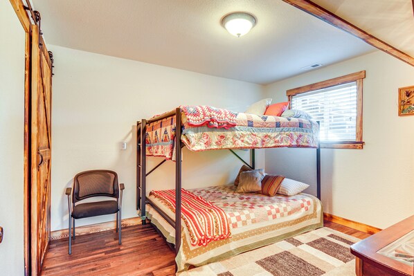 Interior - 'will's Place' Utah Family Getaway: Hot Tub & Yard (Glendale)