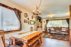House (5 Bedrooms) | Interior