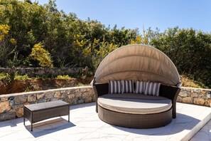 Studio | Desk, Internet - Modern Seaview Nest With Pool Panoramic Views (Kalamata)