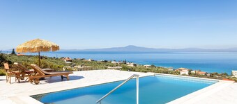 Seaview Getaway With Pool Panoramic Views