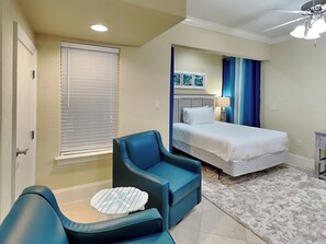 6 bedrooms, iron/ironing board, WiFi, bed sheets