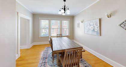 Spacious 2 Bedroom 1 Bath apt