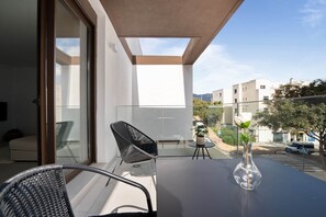 Outdoor dining - RDR464 - Stunning Modern Estepona Apt walk to beach (Estepona)