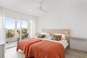 1 bedroom, iron/ironing board, WiFi, bed sheets - RDR479 - Fantastic PH near Hard Rock walk to beach (Marbella)