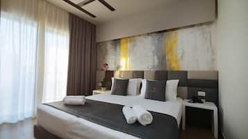 Deluxe Double Room | In-room safe, iron/ironing board, free WiFi