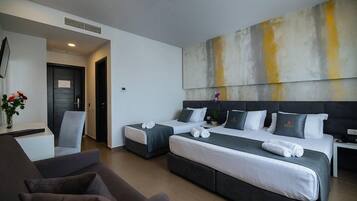 Deluxe Double Room | In-room safe, iron/ironing board, free WiFi