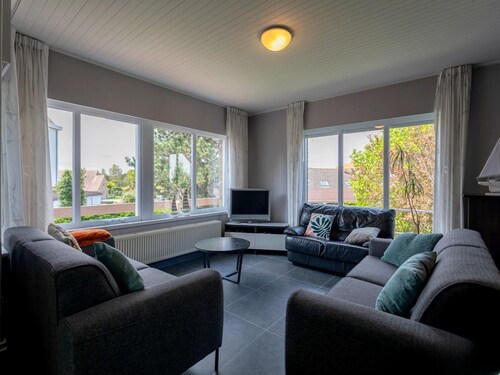 Spacious Seaside Villa in Oostduinkerke