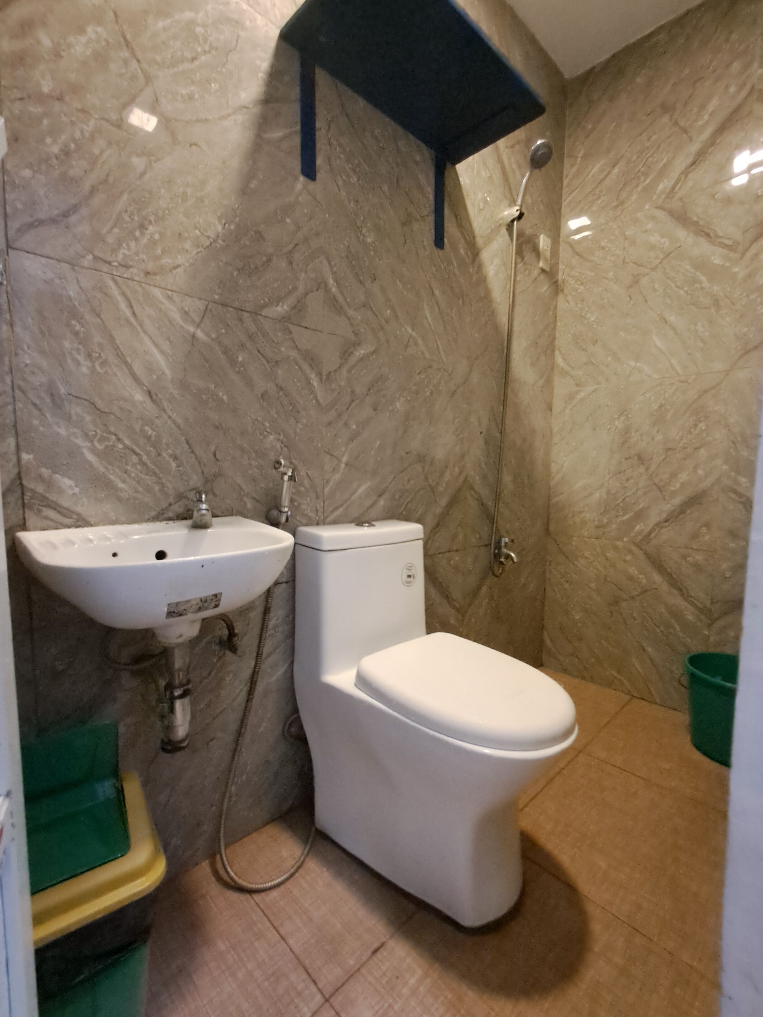 Bathroom | Shower, hair dryer (on request), towels, toilet paper