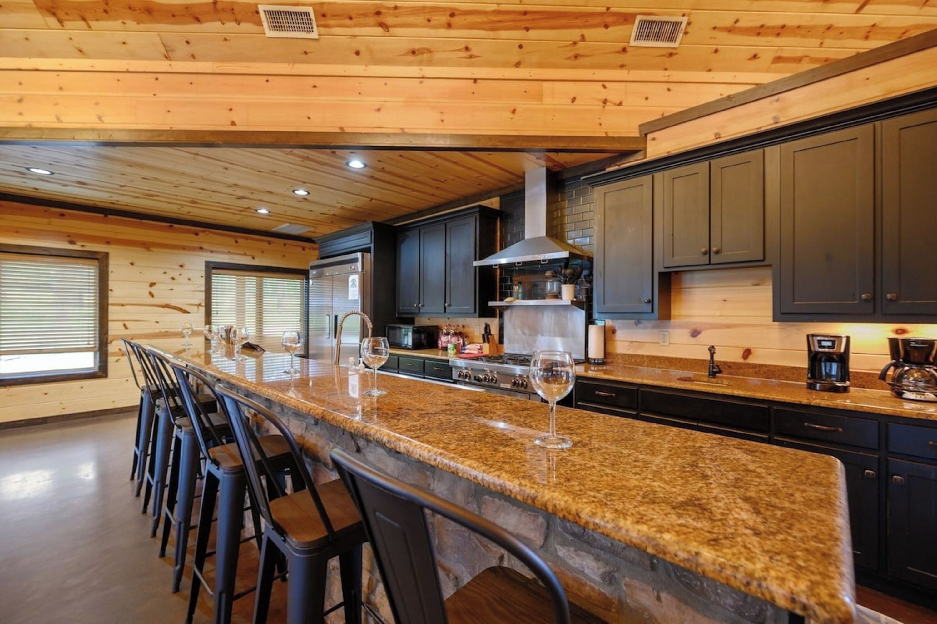 Family House, Multiple Bedrooms, Non Smoking, Patio | Private kitchen | Fridge, microwave, oven, stovetop