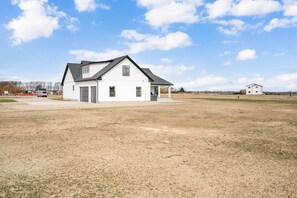 House, 6 Bedrooms | Exterior - Hidden Treasure Retreat W/hot Tub & River Access 6 Bedroom Home (Shelley)