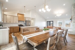 House, 6 Bedrooms | Dining - Hidden Treasure Retreat W/hot Tub & River Access 6 Bedroom Home (Shelley)