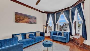 Condo, 3 Bedrooms | Living area