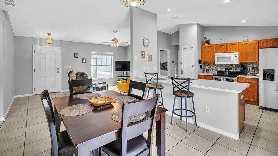 Relax & Recharge In Sunny Inverness 3 Bedroom Home