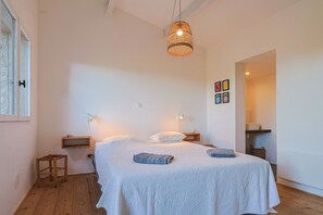 4 Schlafzimmer, Bügeleisen/Bügelbrett, kostenloses WLAN, Bettwäsche